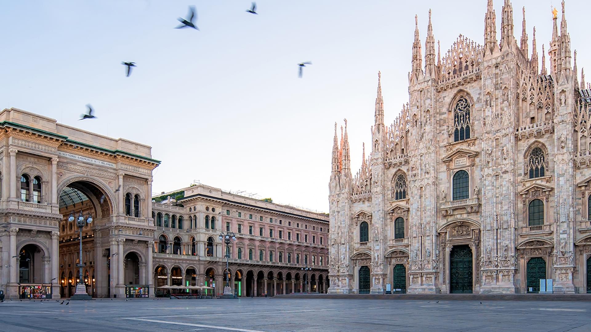 Square by the Milan Cathedral referring to the Metro Milano deal