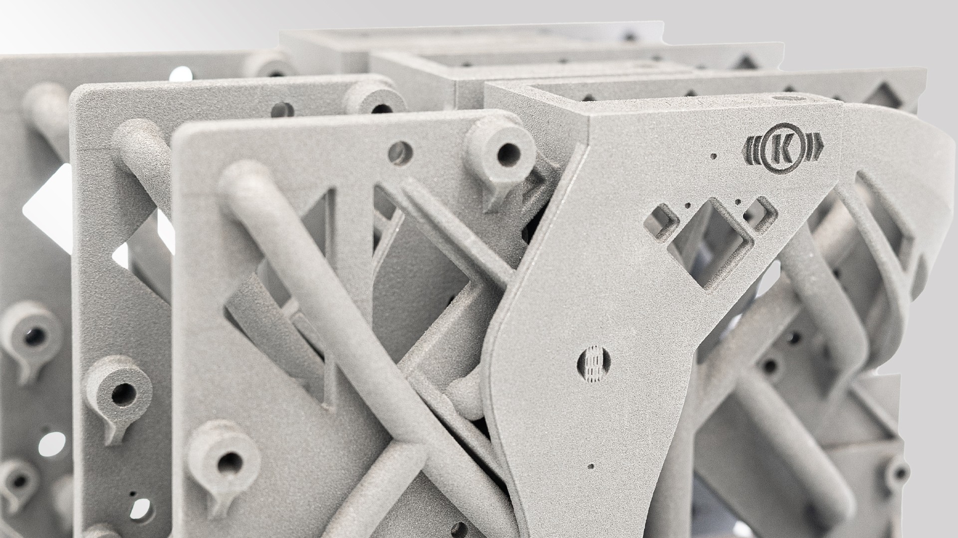 3D-printed metal component with intricate design features