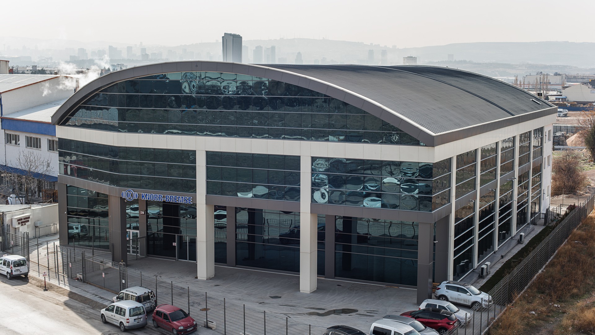 Knorr-Bremse corporate office building exterior view.