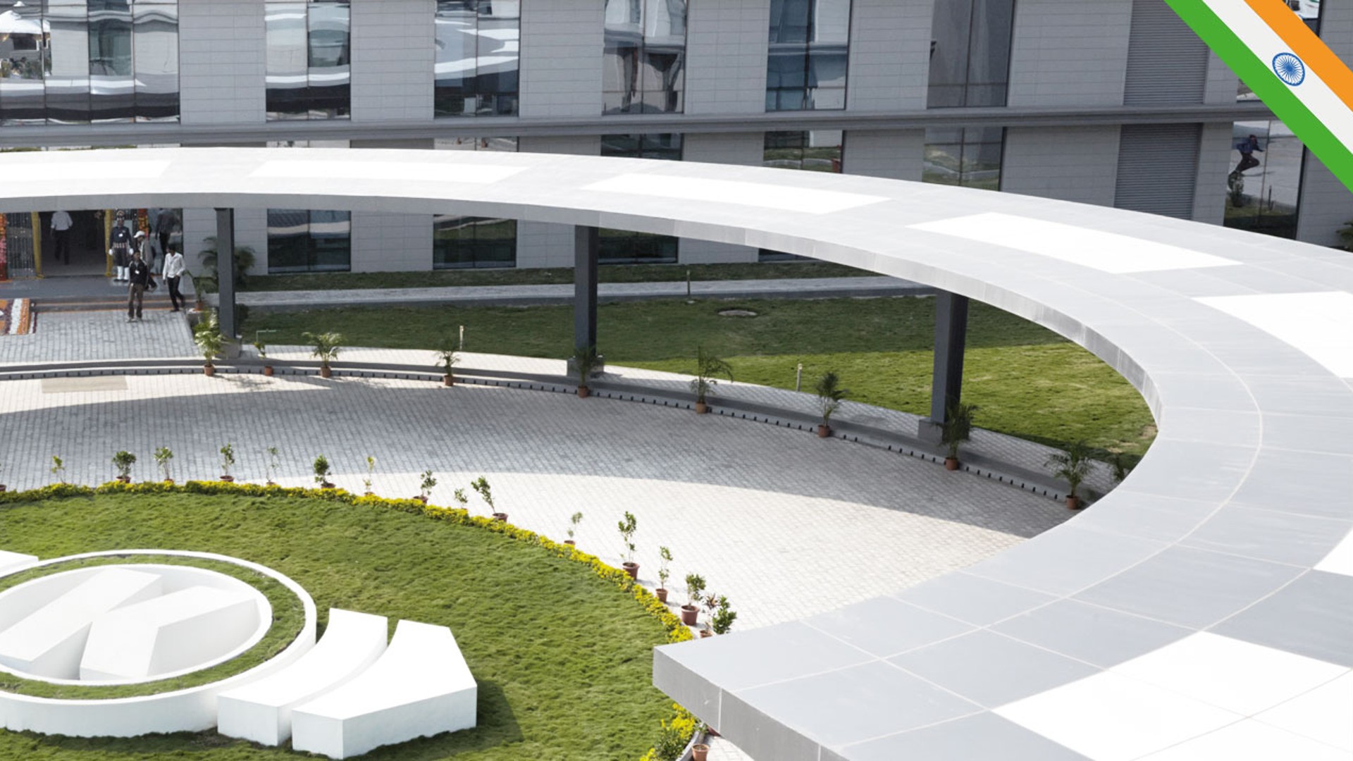 Knorr-Bremse welcome area with landscaped surroundings.