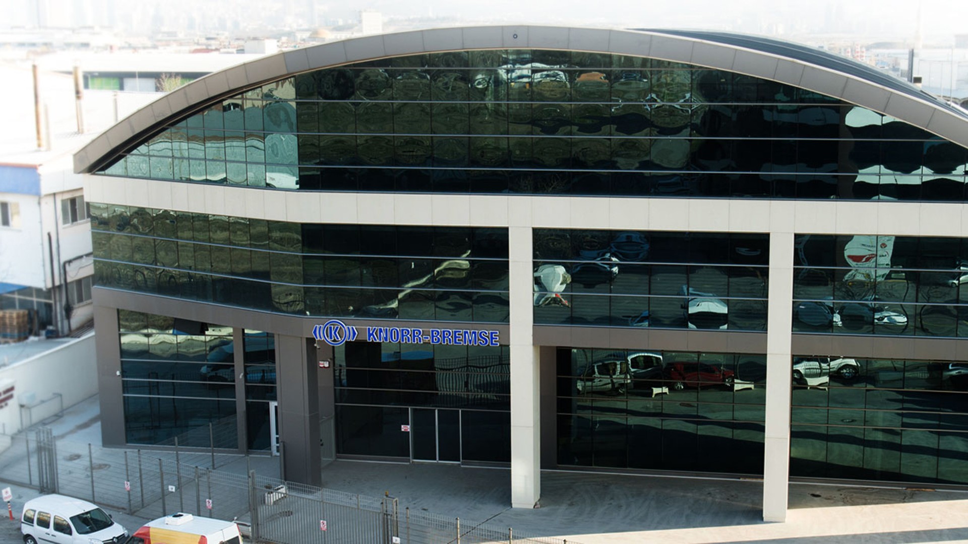 Knorr-Bremse building with reflective glass exterior