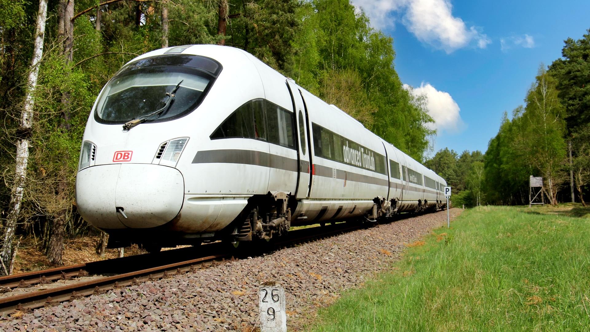 Picture of an ICE high speed train as header
