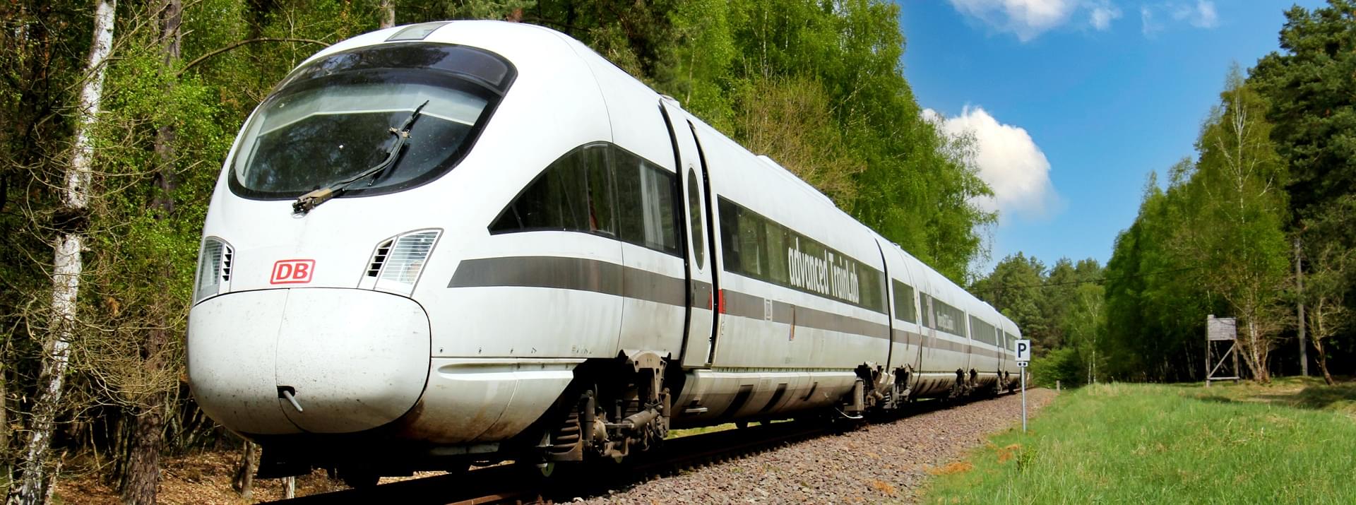 Picture of an ICE high speed train in 16:9